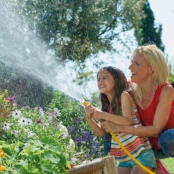 B&M Hozelock Superhoze 30m -B and M Shop 338032 hozelock 30m expanding superhoze 2